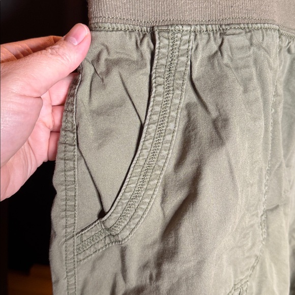 Catherines Olive Green Pull-On Capri Pants Size 4X Plus Pockets Stretch - Picture 5 of 6